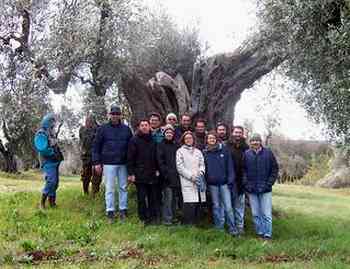 Alcuni dei diplomati del Master durante un'esercitazione in campo