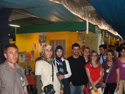 La delegazione turca a Trieste nei giorni di Olio Capitale, presso lo stand del Premio Biol